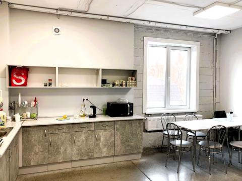 комерційна за адресою Залізничне шосе, 2а