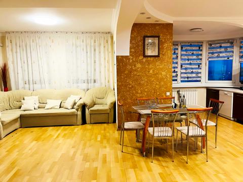 квартира за адресою Анни Ахматової вул., 13