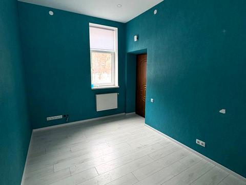 комерційна за адресою Пилипа Орлика, 1