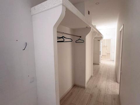 комерційна за адресою Пилипа Орлика, 1