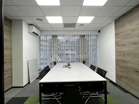 комерційна за адресою Велика Васильківська вул. (Червоноармійська), 88