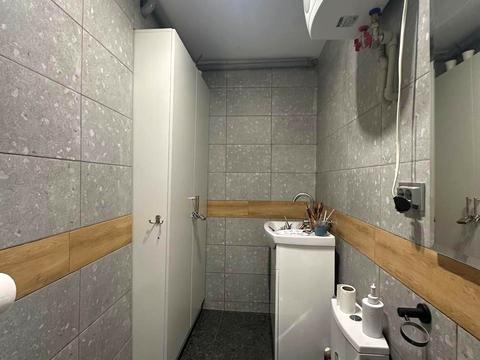 комерційна за адресою Незалежності вул., 99