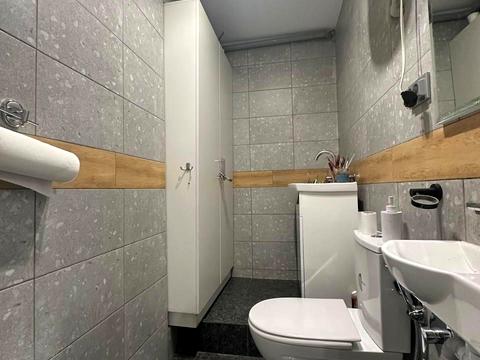 комерційна за адресою Незалежності вул., 99