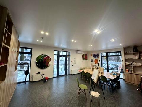 комерційна за адресою Незалежності вул., 99