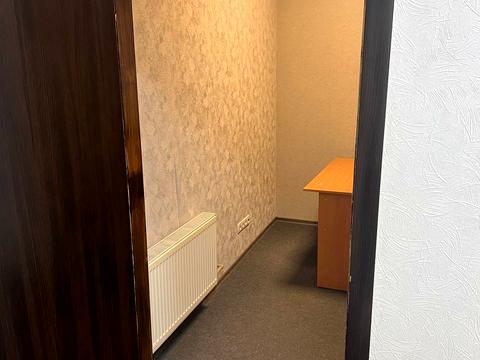 комерційна за адресою Руставелі вул., 30