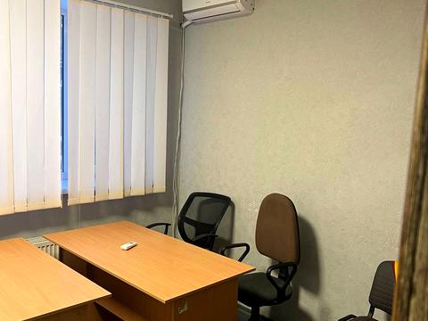 комерційна за адресою Руставелі вул., 30