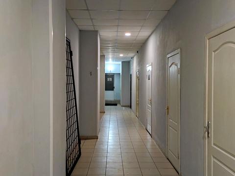 комерційна за адресою Руставелі вул., 30