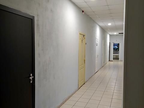 комерційна за адресою Руставелі вул., 30