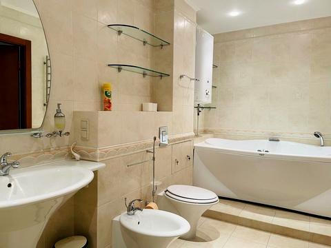 квартира за адресою В'ячеслава Чорновола вул., 20