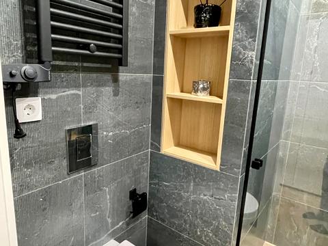 квартира за адресою Салютна вул., 2к10