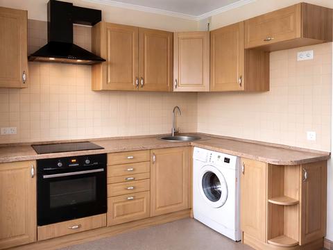 квартира за адресою Салютна вул., 42/46