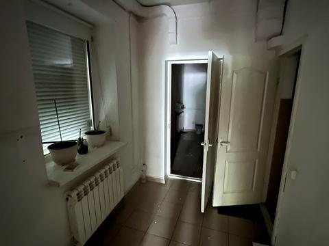 комерційна за адресою Депутатська вул., 23-А