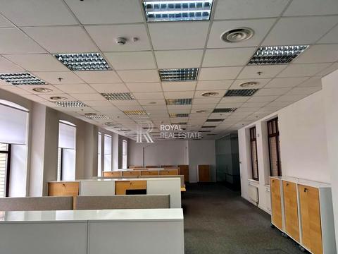 комерційна за адресою Михайлівська вул., 16