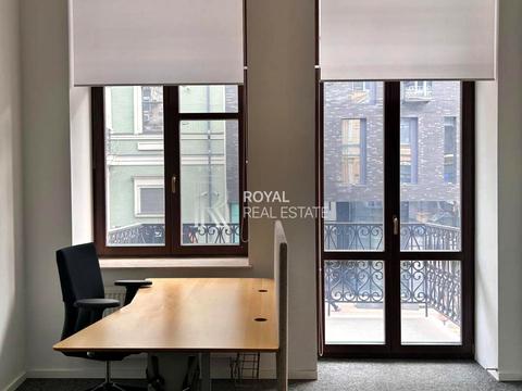 комерційна за адресою Михайлівська вул., 16