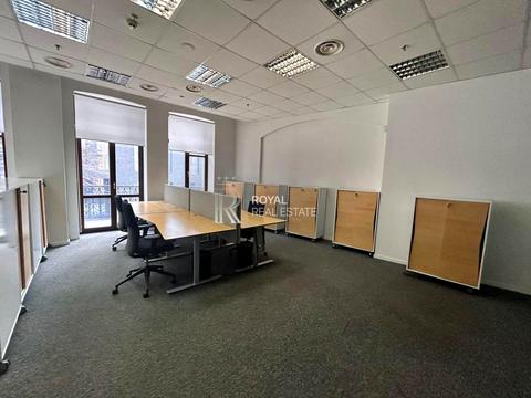 комерційна за адресою Михайлівська вул., 16