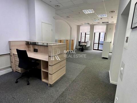 комерційна за адресою Михайлівська вул., 16