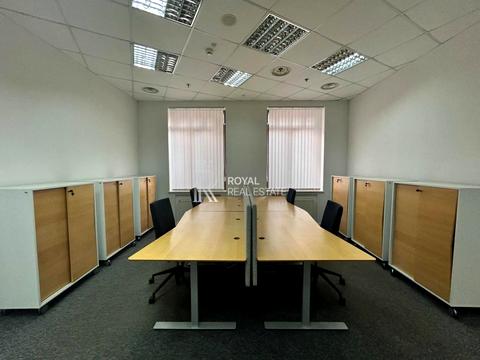 комерційна за адресою Михайлівська вул., 16