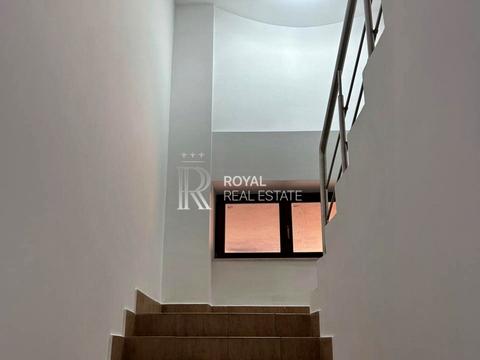 комерційна за адресою Михайлівська вул., 16