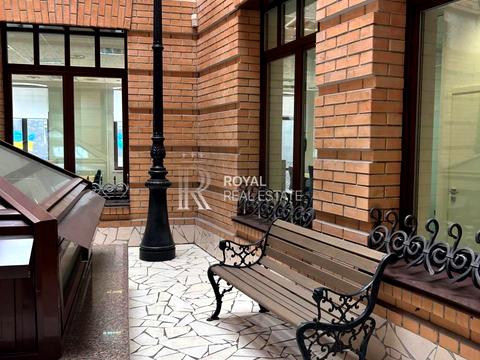 комерційна за адресою Михайлівська вул., 16