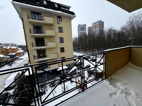 квартира за адресою Абрикосова вул., 12