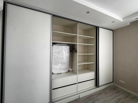 квартира за адресою Абрикосова вул., 12