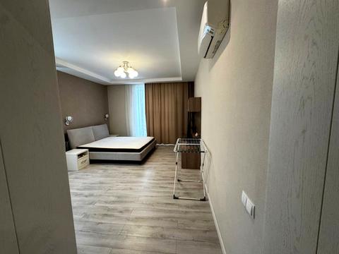 квартира за адресою Абрикосова вул., 12