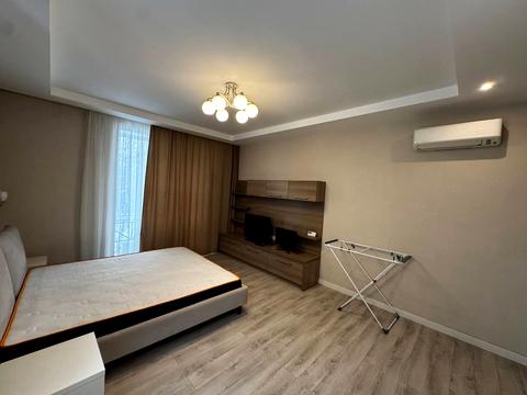 квартира за адресою Абрикосова вул., 12