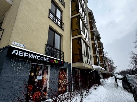 квартира за адресою Абрикосова вул., 12