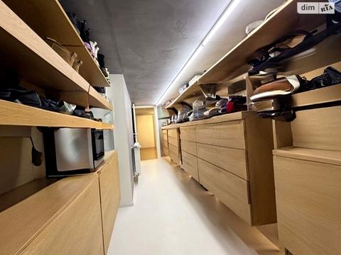 квартира за адресою Свободи бульв., 8