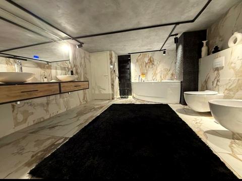 квартира за адресою Свободи бульв., 8