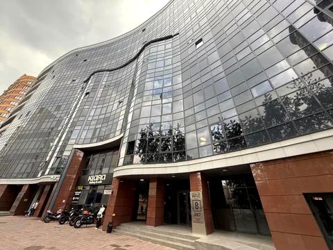 комерційна за адресою Євгена Коновальця вул. (Щорса), 15 к4