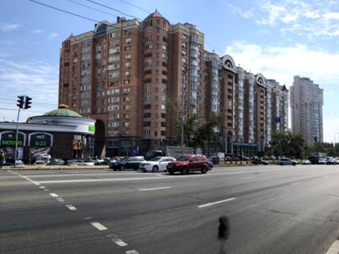 комерційна за адресою Володимира Івасюка просп. (Героїв Сталінграду), 4