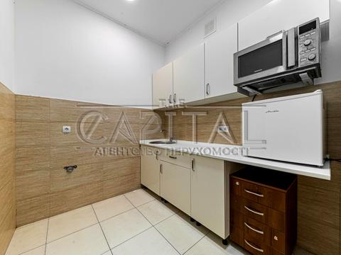 комерційна за адресою Володимира Івасюка просп. (Героїв Сталінграду), 4