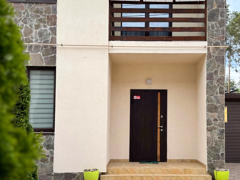 будинок за адресою Патріотів