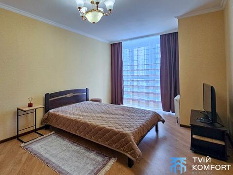 квартира за адресою Київ, Драгоманова вул., 2