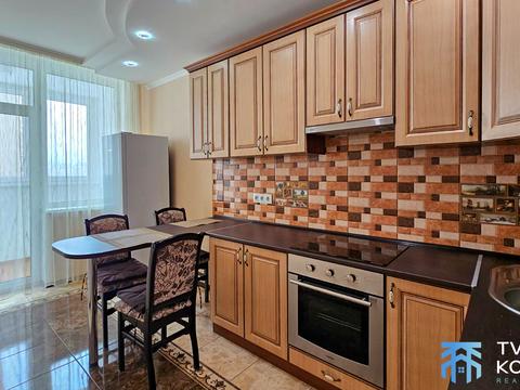 квартира за адресою Київ, Драгоманова вул., 2