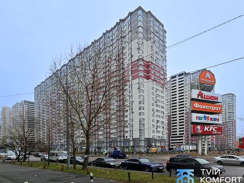 квартира за адресою Київ, Драгоманова вул., 2