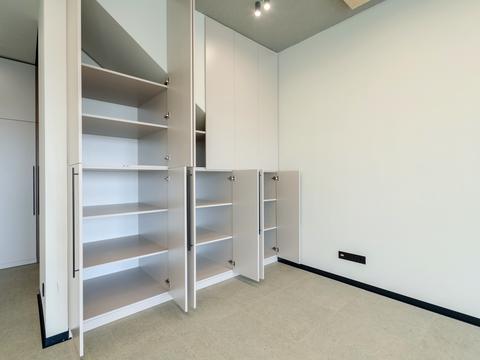 коммерческая по адресу Антоновича ул. (Горького), 109