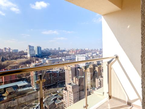 коммерческая по адресу Антоновича ул. (Горького), 109