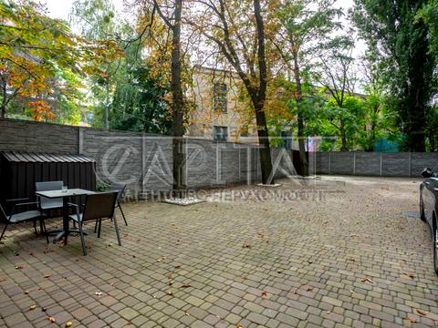 комерційна за адресою Київ, Жилянська вул., 97