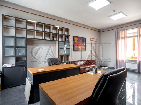 комерційна за адресою Київ, Жилянська вул., 97