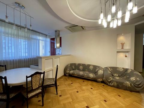 квартира по адресу Левка Лукʼяненка ул. (Василия Жуковского), 21-А