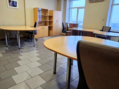 коммерческая по адресу Богдана Хмельницкого просп. (Героев Сталинграда), 9