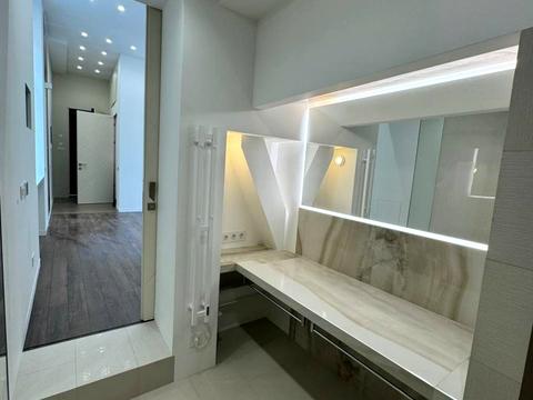 комерційна за адресою Володимирська вул., 48
