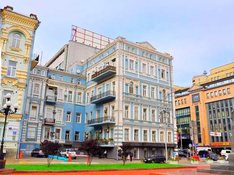 комерційна за адресою Володимирська вул., 48
