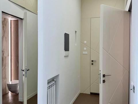 комерційна за адресою Володимирська вул., 48