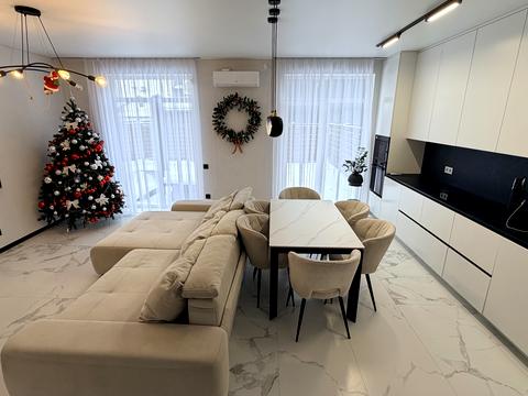 будинок за адресою Дніпровська, 27/4