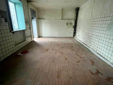 комерційна за адресою Семафорна вул., 14