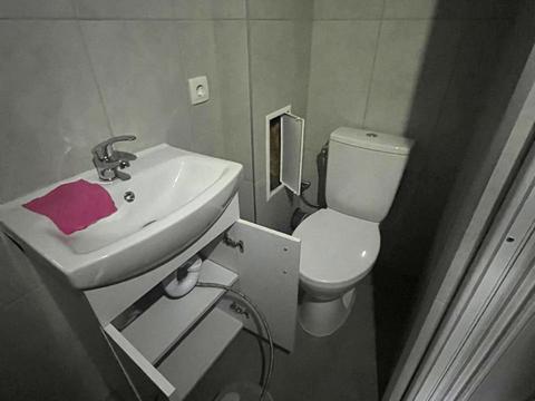 комерційна за адресою Семафорна вул., 14