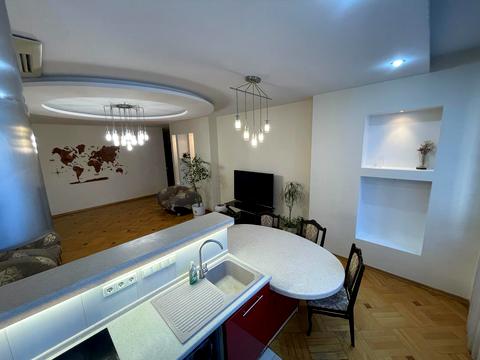 квартира по адресу Левка Лукʼяненка ул. (Василия Жуковского), 21-А